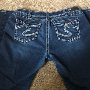 ‼️STEAL OF THE DAY‼️ Silver Jeans Co. Jeans